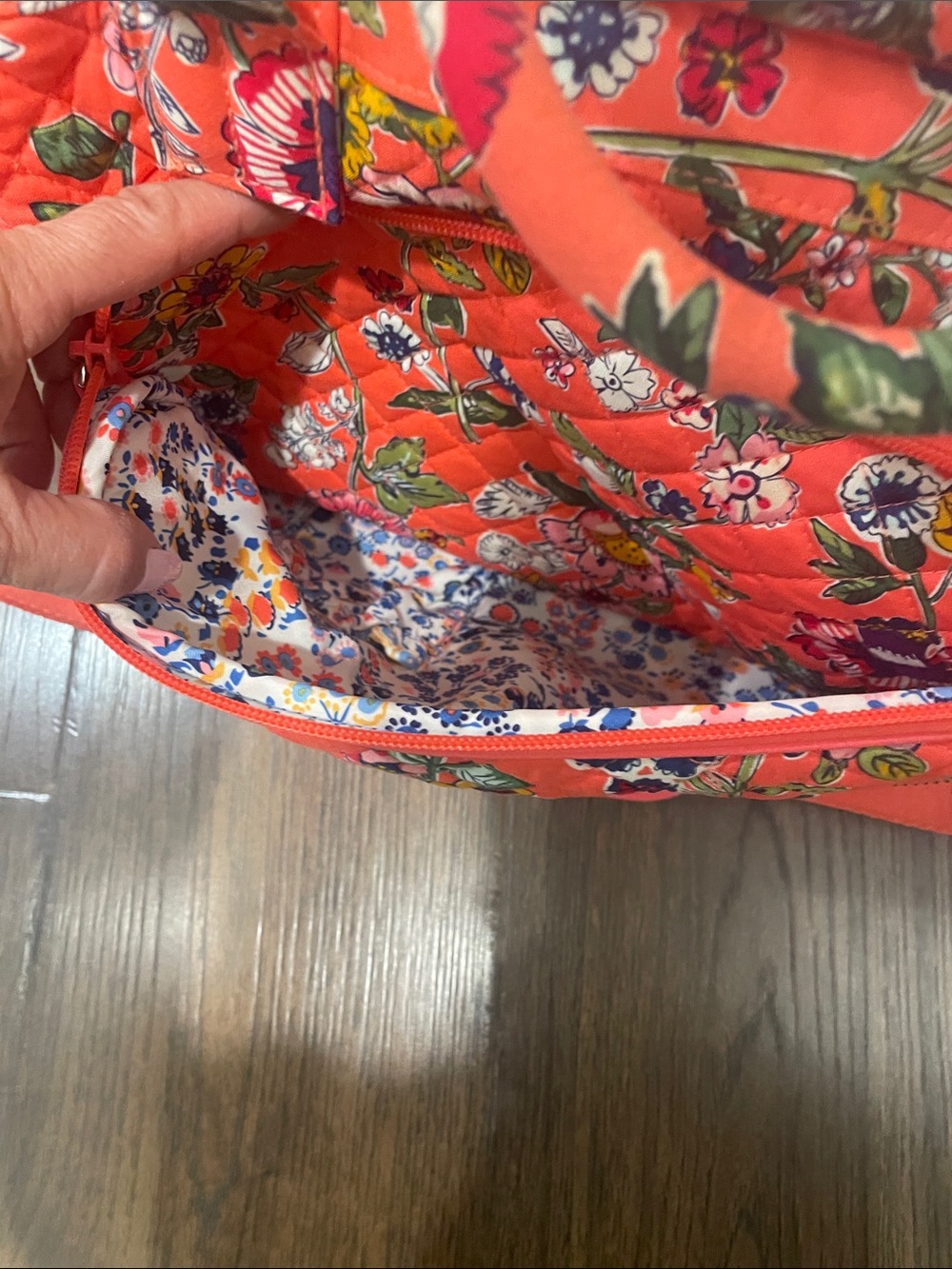 Vera Bradley Coral Floral Quilted Travel Tote w Trolley Strap - Picture 9 of 14